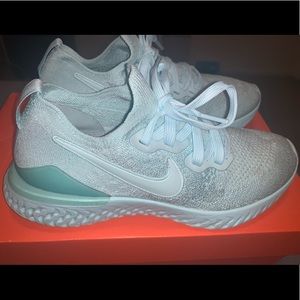 Nike Epic React Flyknit 2